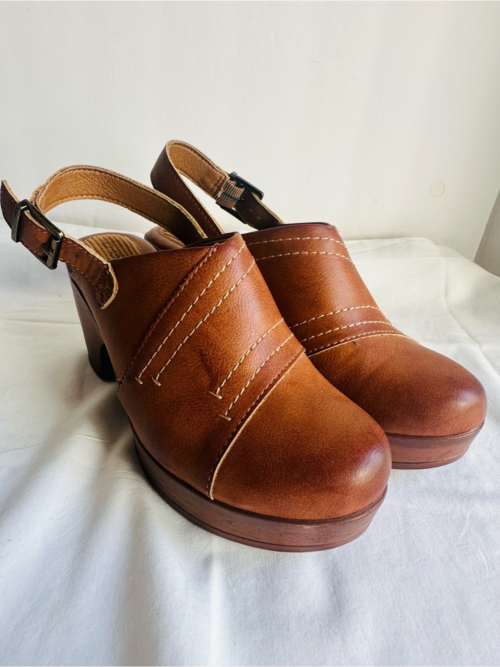 These are B.o.c Women's Cecila Clogs Size 7
